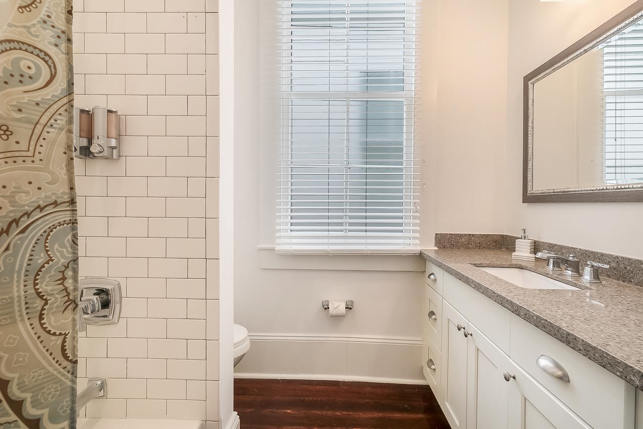 Апартаменты Modern 2Br On Carondelet By Hosteeva Новый Орлеан Экстерьер фото